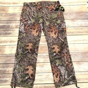 Under Armour Men’s Mossy Oak Water Resistant pants
